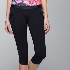 Lululemon secret garden 3/4 leggings size 4